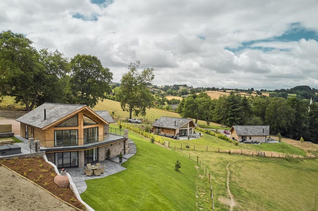 Lower Tumble Cottage Llandyssil Exterior photo